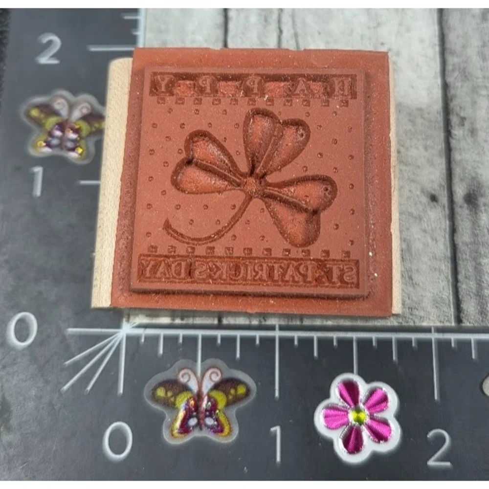Stampin' Up! Happy St. Patricks Day Clover Silhouette Rubber Stamp Wood #i49
